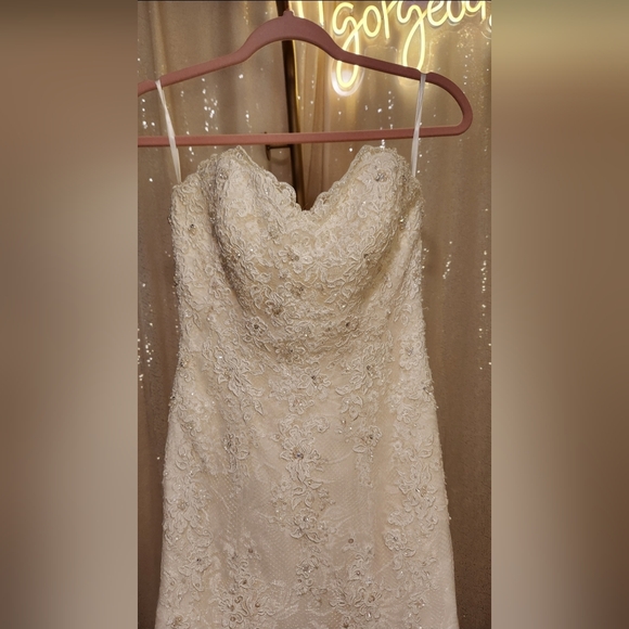 NWT Morilee Ivory Lace Sequin & Pearl Embellished Wedding Gown Sample - Picture 12 of 17